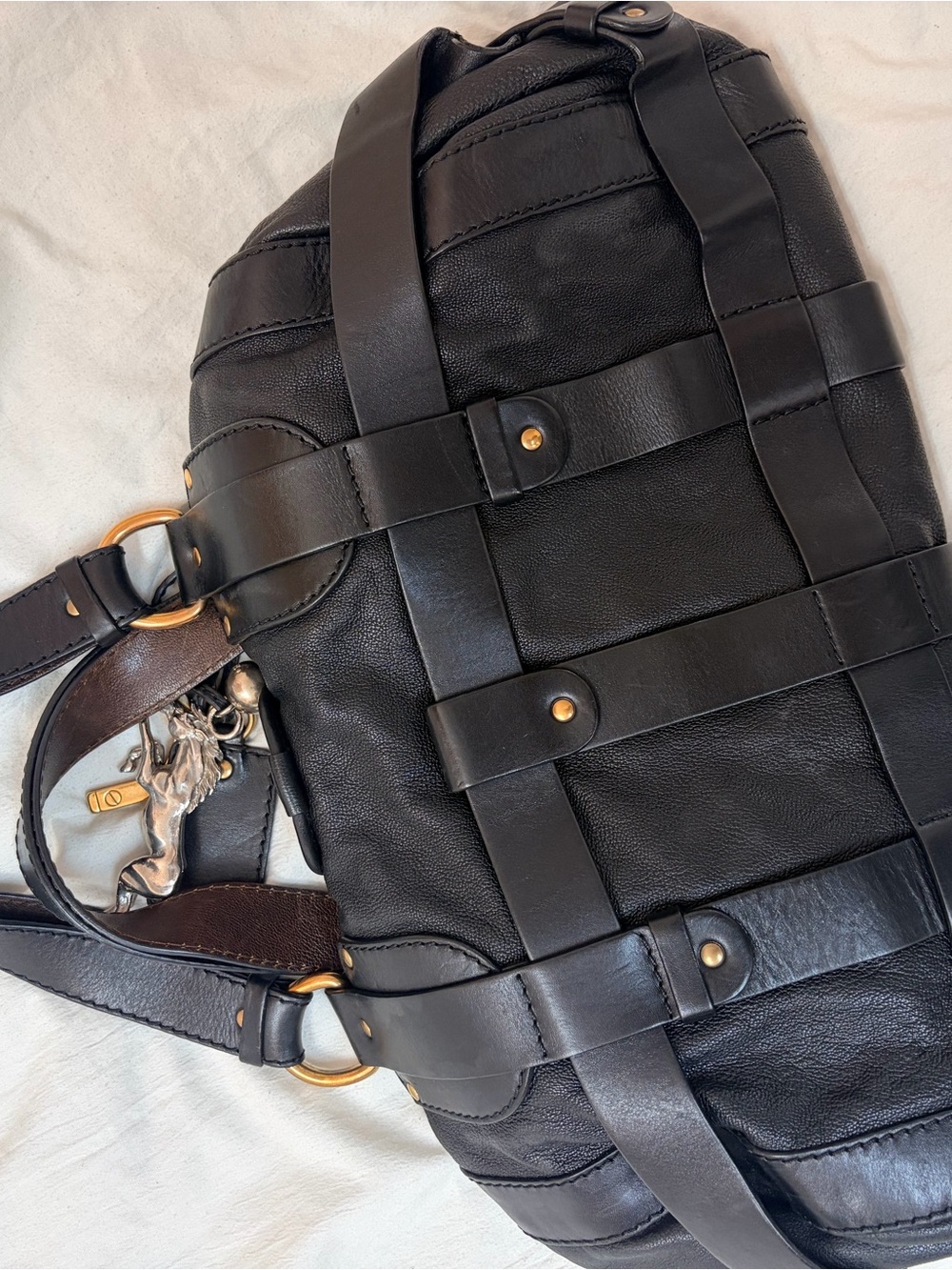 Chloé Black Leather Shoulder Bag with Gold Hardware - Picture 5 of 9
